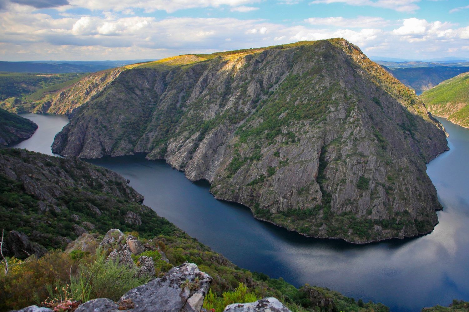 Fotografía del entorno de a Ribeira Sacra cerca del Pazo Almuzara