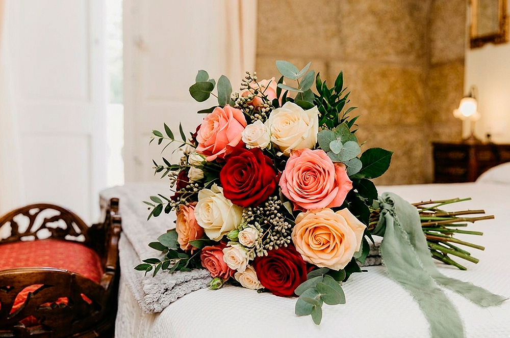 Imagen Fotografia de rosas en escapada romántica en Pazo Almuzara